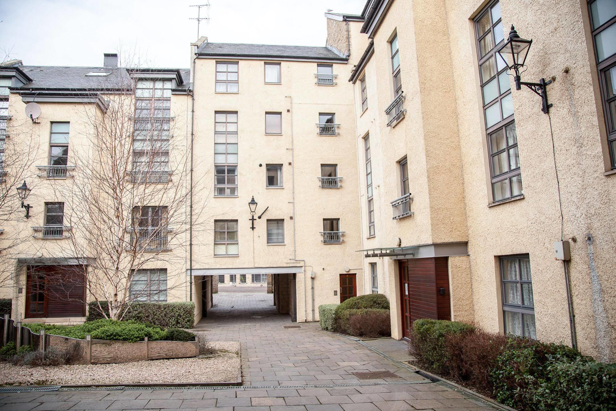 Royal Mile Accommodation Edinburgh Exterior photo